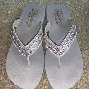 Women’s Sketcher Yoga Foam Sandals
